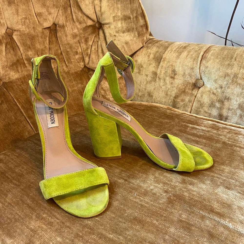 ✨Steve Madden Retro block heel Sandals✨